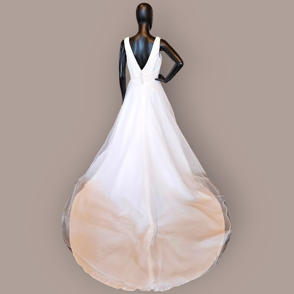 Alfred Sung V-Neck Taffeta/Tulle Wedding Gown - Picture 4 of 4